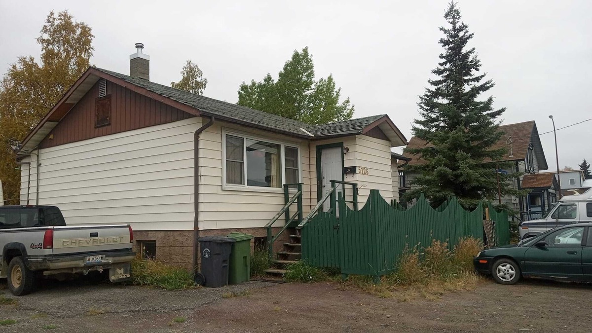Whitehorse House | Wildlife & Aurora Borealis Haven: Privileged location, convenient & accessible .