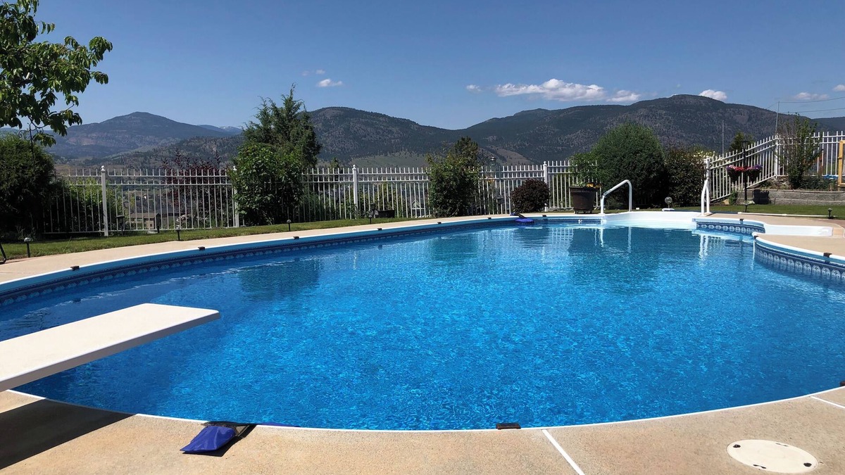 Okanagan-Similkameen Bed & Breakfast | Wildlife, fun, and amazing views are waiting for you in Okanagan Falls!