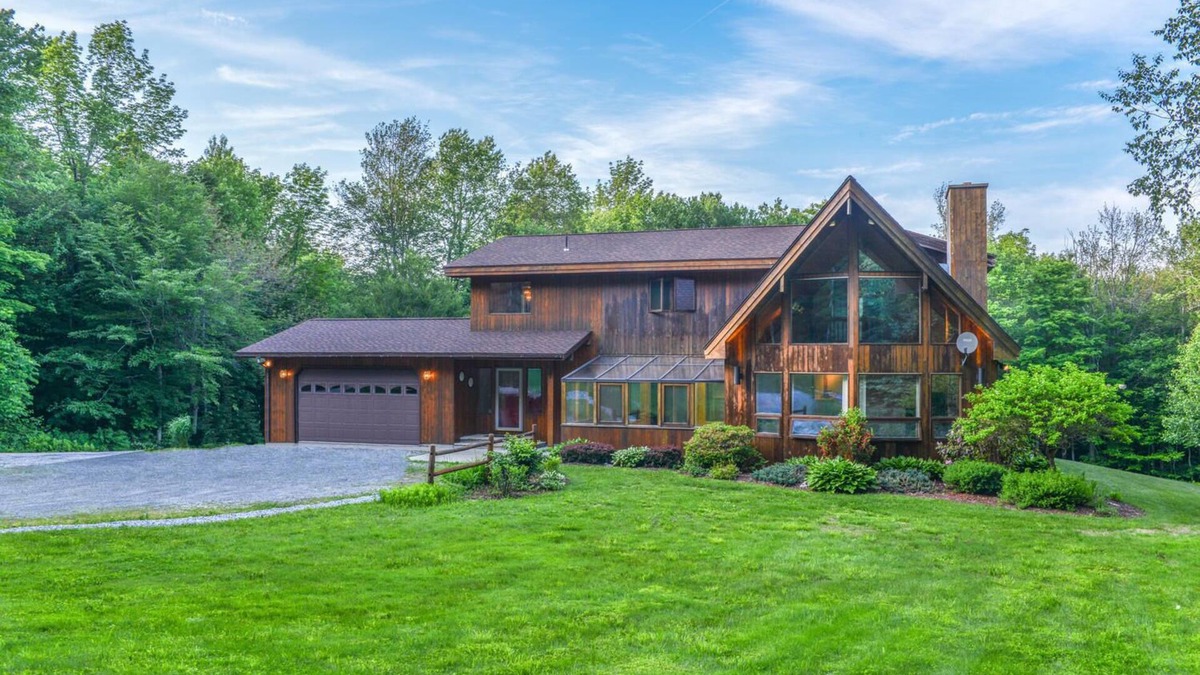 Becket House | Wildlife Retreat in the Forest