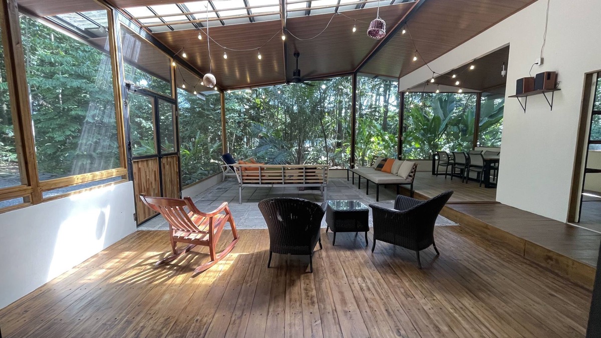 Palma Villa | Wildlife Vacations & Beach Lounge @ Paz