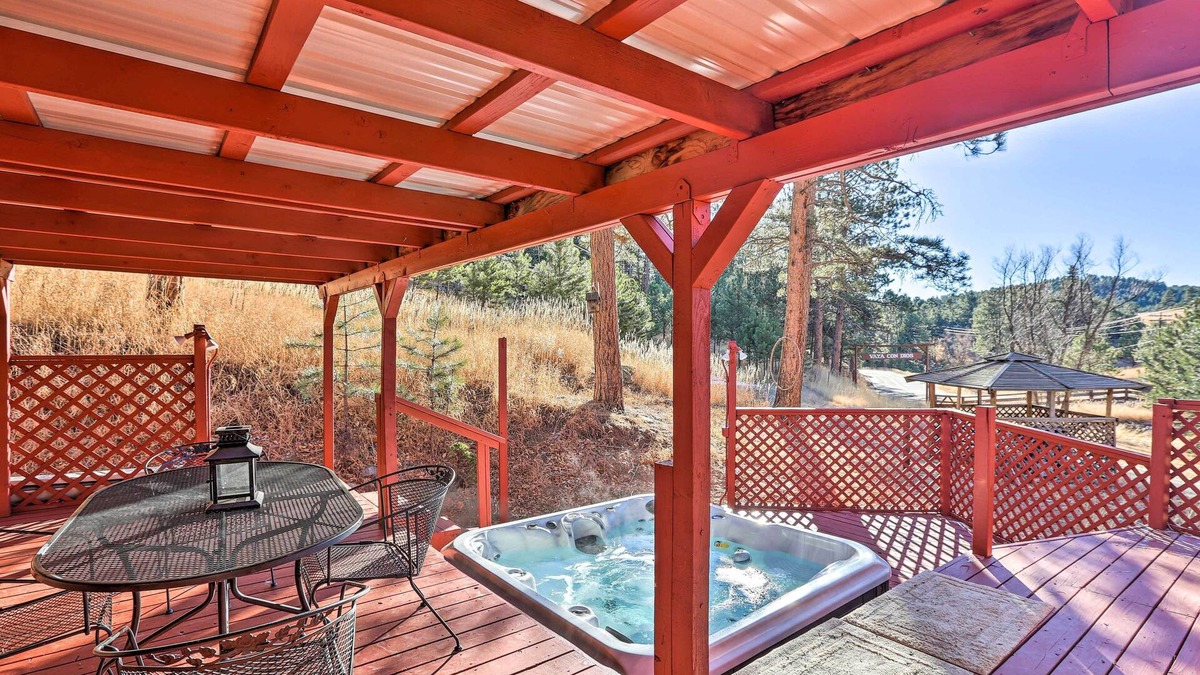 Morrison Cabin | 'Wildmanor Ranch' Near Red Rocks w/Hot Tub!