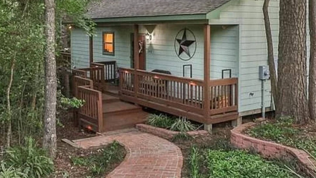 Onalaska House | Wildwood Hideaway at Lake Livingston/2 Kayaks for guest use