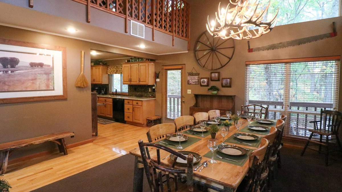 Huntingdon House | Wildwood Lodge -5 min. to Raystown Lake & Allegrippis Trails