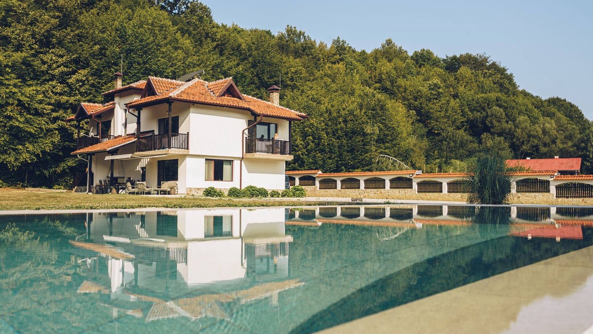 Apriltsi Villa | Wildwood Villa - Peaceful Family Villa in the Heart of the Mountains – Sleeps 6+