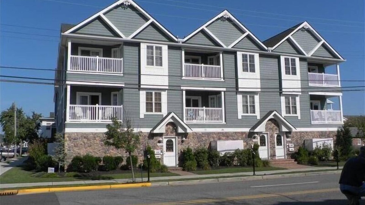 Wildwood Condo | Wildwood W/Pool - 1 Blk Frm Beach - 3BR/2 BA