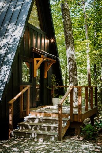 Abbeville Villa | Wilewood A-Frame - Secluded - Romantic - Hot Tub