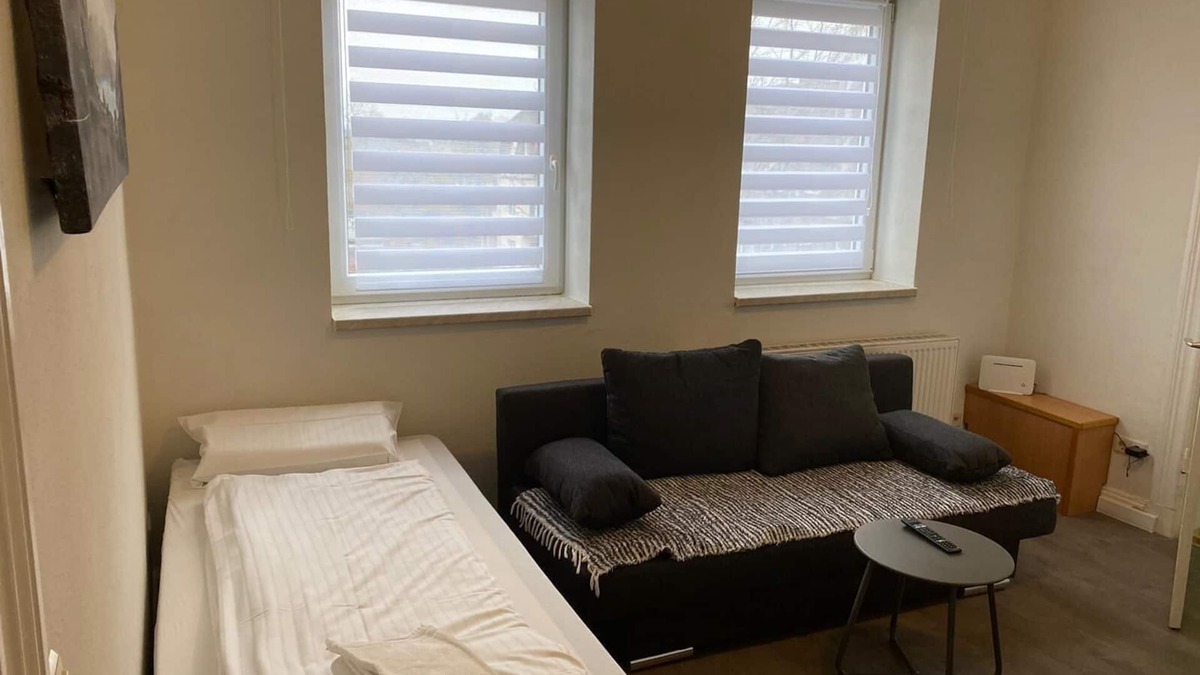 Neumuenster House | Wilhelmstraße 19 W4 - 2 bedrooms with parking space
