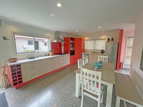 Whangamata House | WILL316A - WONDERFUL WILLIAMSON