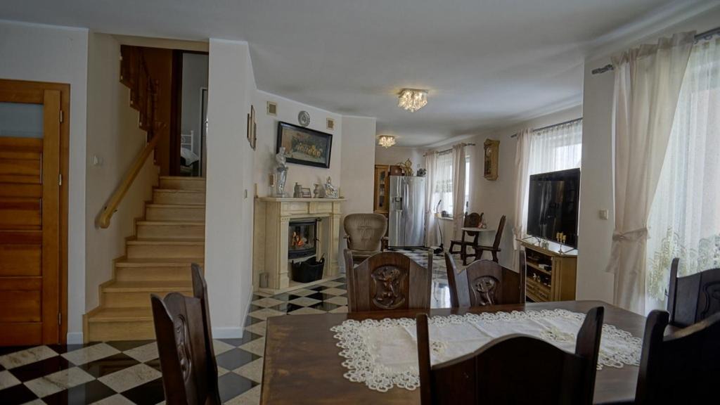 Rajgrod Villa | Willa Raj - Apartamenty nad jeziorem KA-BOATS