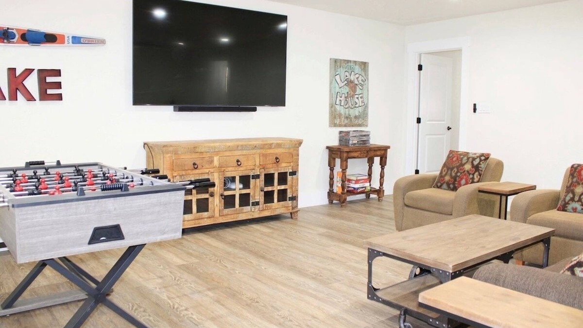 Gordonville House | Willard Lodge | Hottub