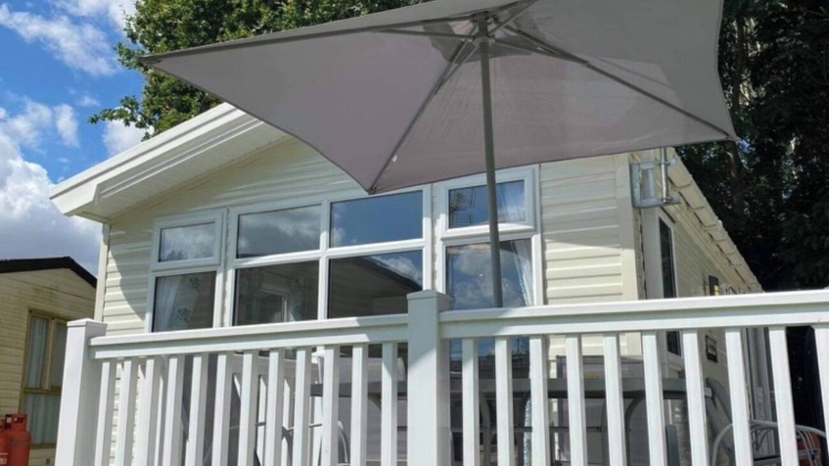 Clacton-on-Sea House | Willerby, 2 bedroom Caravan, surrounded by nature