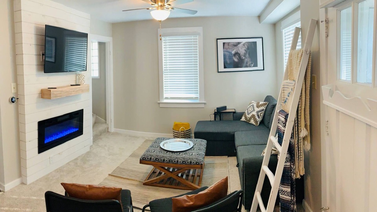Williams Bay Cottage | Williams Bay cottage, <1 mile to beach