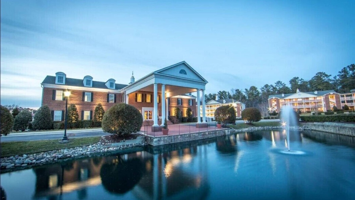 Williamsburg Resort | Williamsburg Virginia Charming 2-bedroom Villa Resort -an IHG Holiday Inn Resort