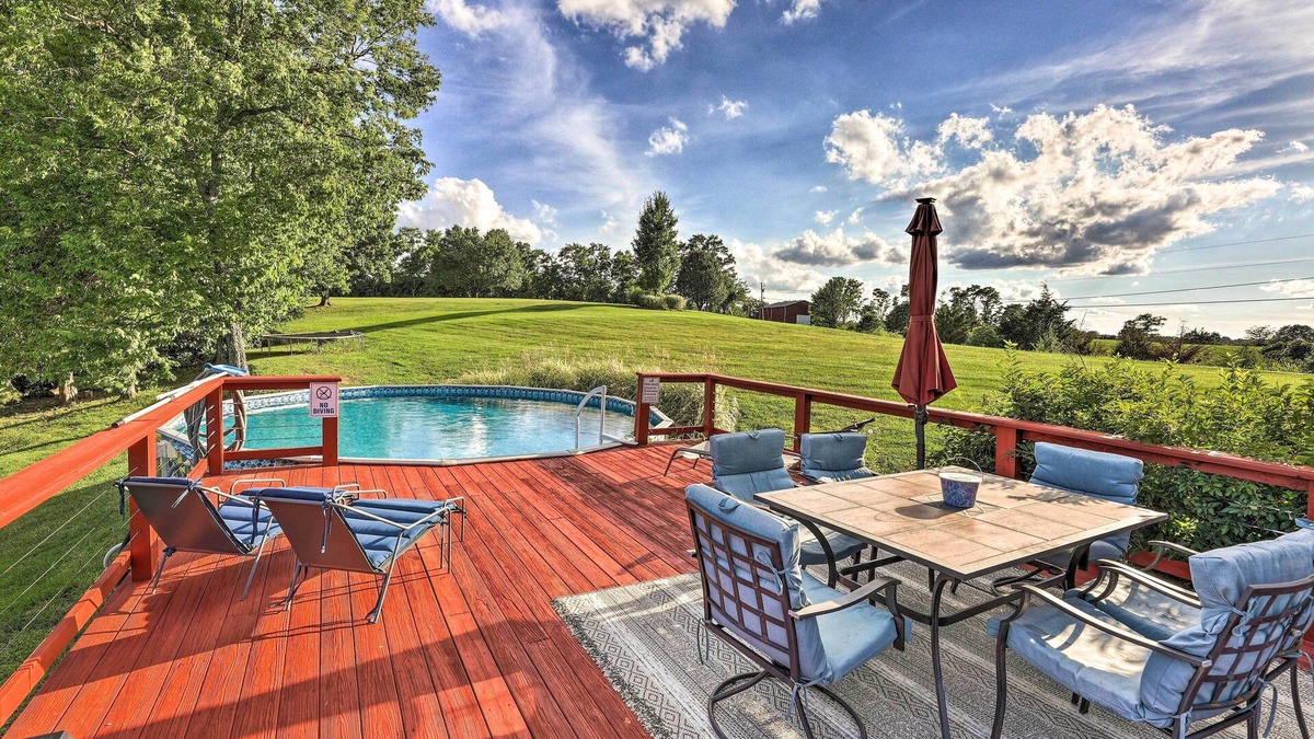 Williamstown House | Williamstown Gem w/Private Pool & Hot Tub!