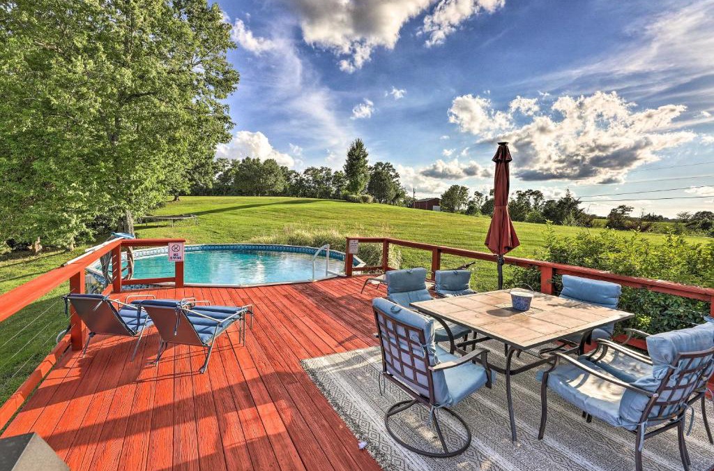 Williamstown House | Williamstown Gem with Private Pool and Hot Tub!