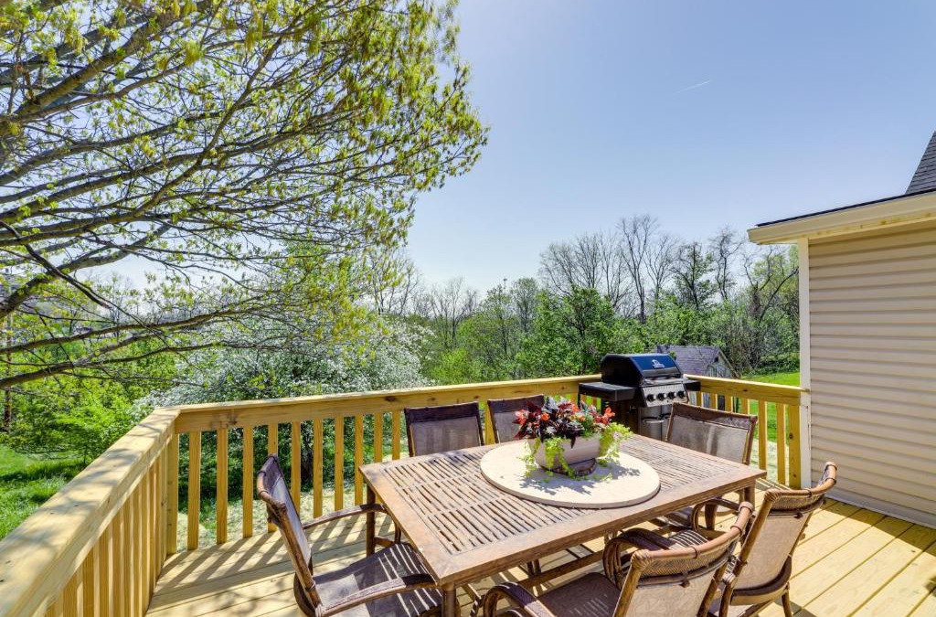 Williamstown House | Williamstown Vacation Rental Private Deck and Yard