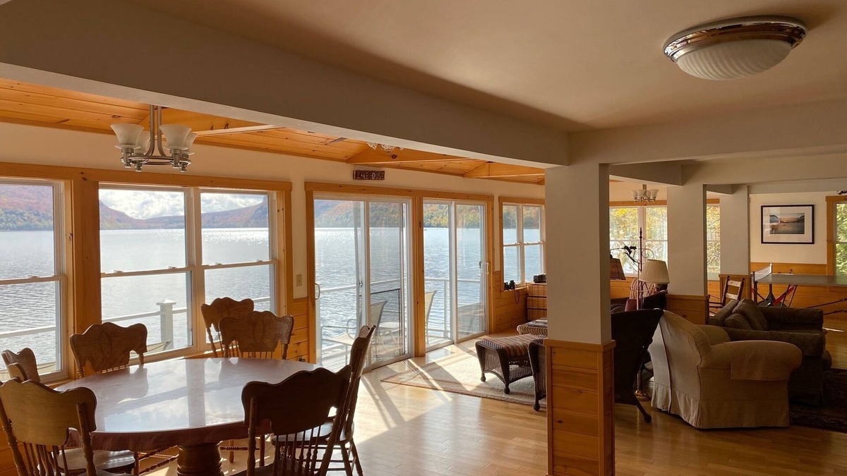 Barton House | " Willogap" Lakefront house great mountain views close to two major ski area's