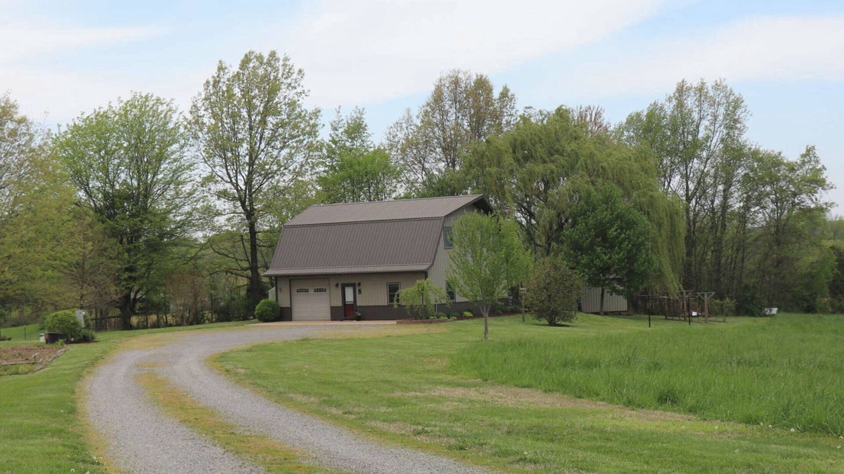 Advance House | Willow Acres- 2BD/2BA w/BBQ and outdoor patio