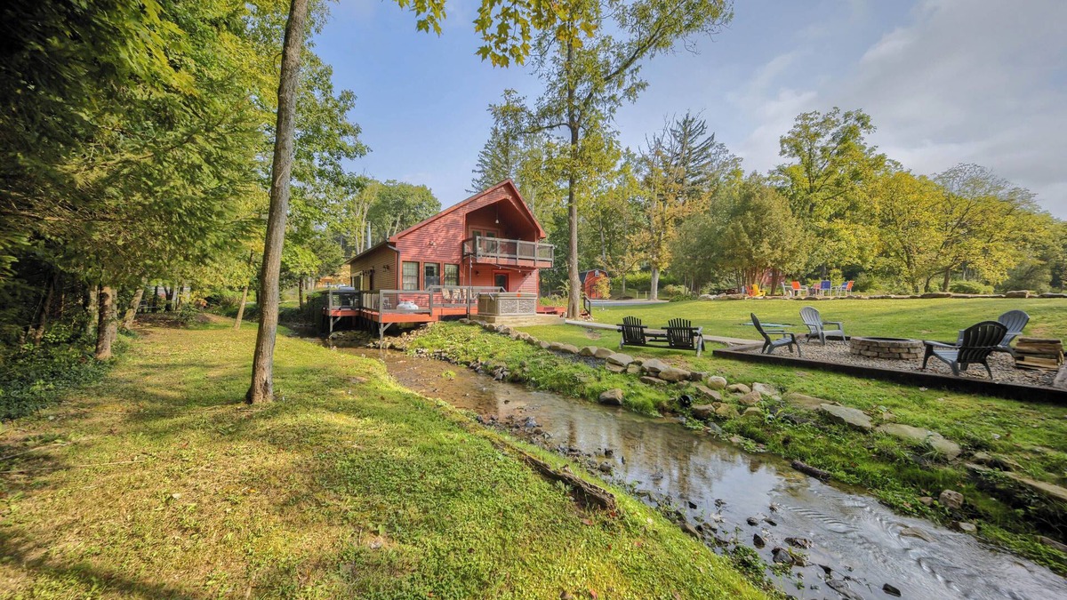 Swengel Cabin | Willow Brook Getaway: Hot Tub, Deck in Mifflinburg