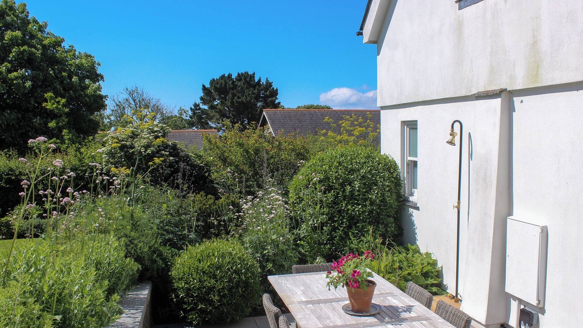 Dartmouth House | WILLOW COTTAGE, family friendly, luxury holiday cottage in Dartmouth