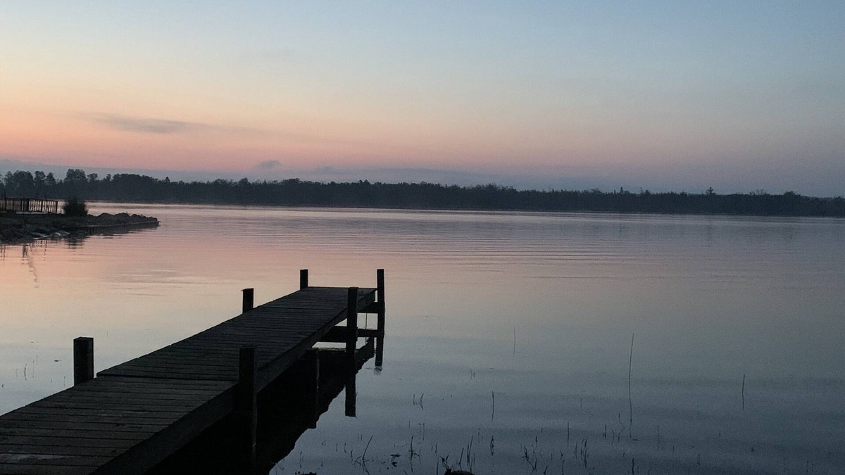 Barbeau Cottage | Willow Cove Living on river time!