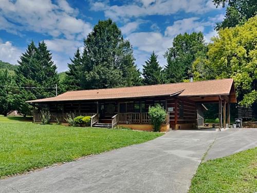 Wears Valley House | Willow Creek