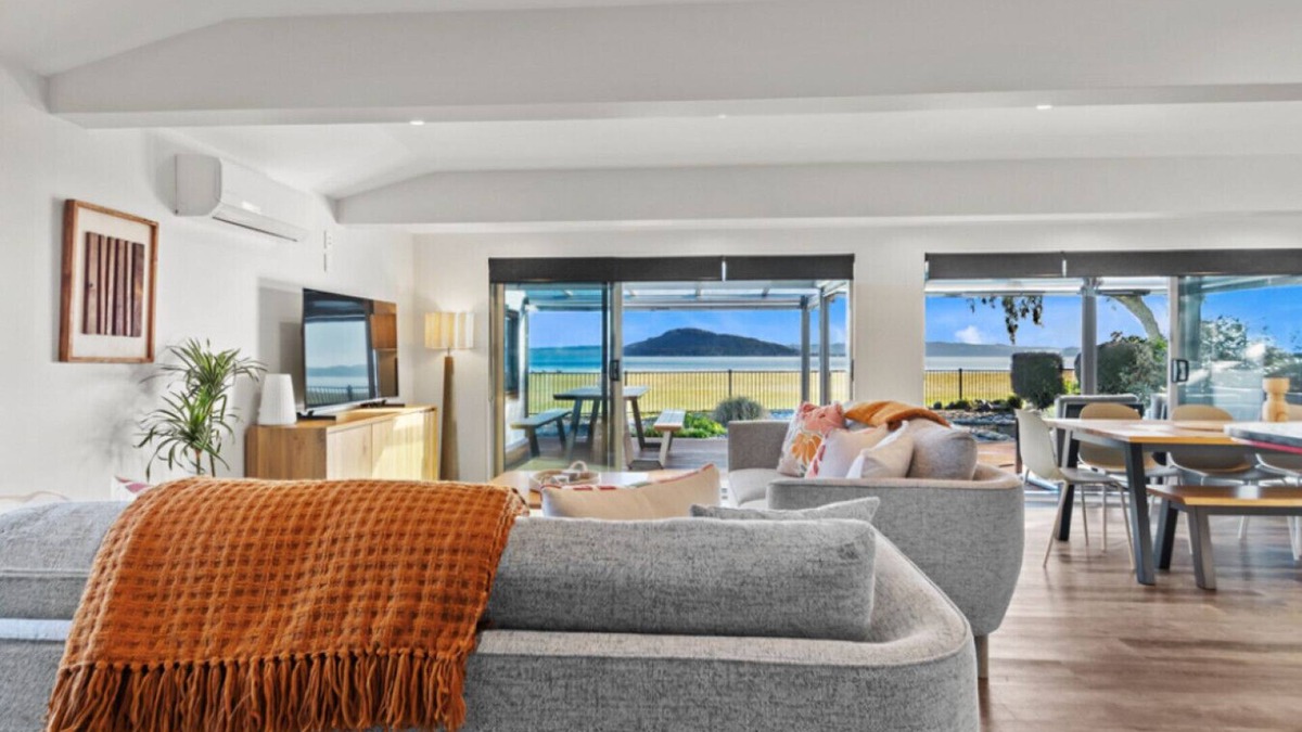 Hannahs Bay House | Willow Lakehouse Rotorua