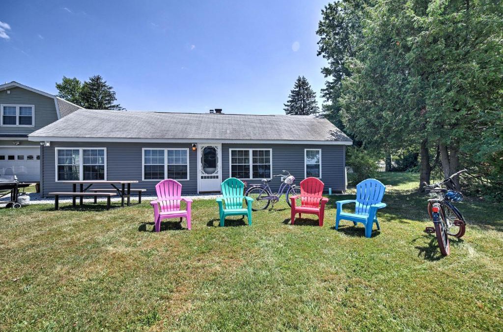 Isle La Motte House | Willow Point about Lake Champlain House with 2 Kayaks!