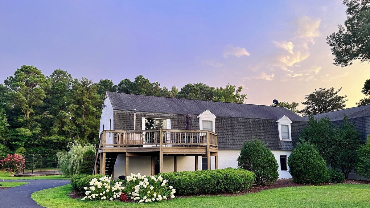 Dutton House | Willow Point Waterfront Home