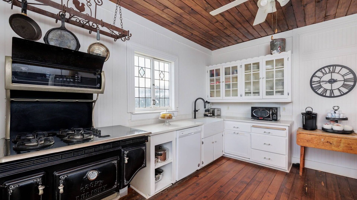 Willow City House | Willow Sky Ranch - The Great House | Pool | Hot Tub