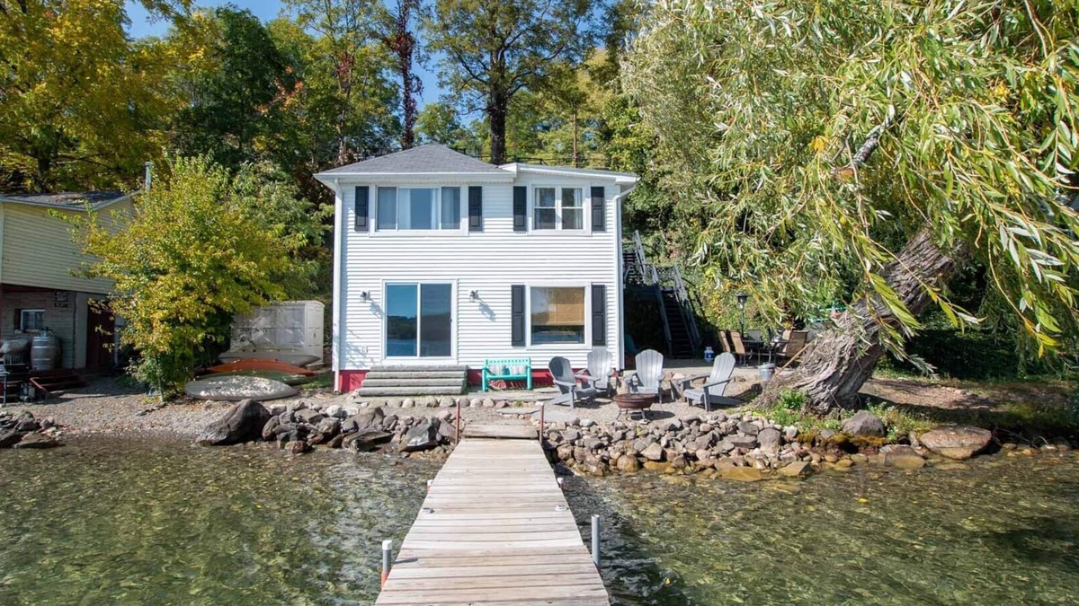Penn Yan House | Willow Tree Cottage: Pet Friendly + Lakeside Vacation