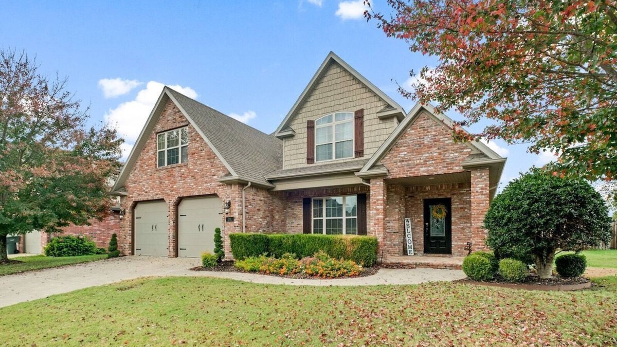 Fayetteville House | Willow Tree Retreat - 10 min to U of A
