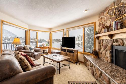 Lakeside Village Apartment | Willows 1714