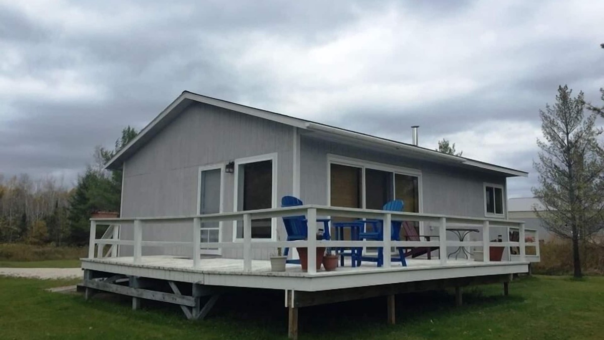La Pointe Cabin | Willows - 2 Bed/1 Bath Cabin minutes from Downtown La Pointe!