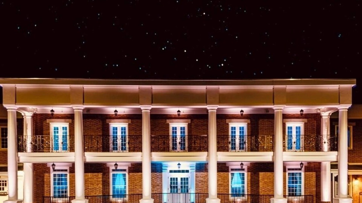 Industry Hotel | Willows