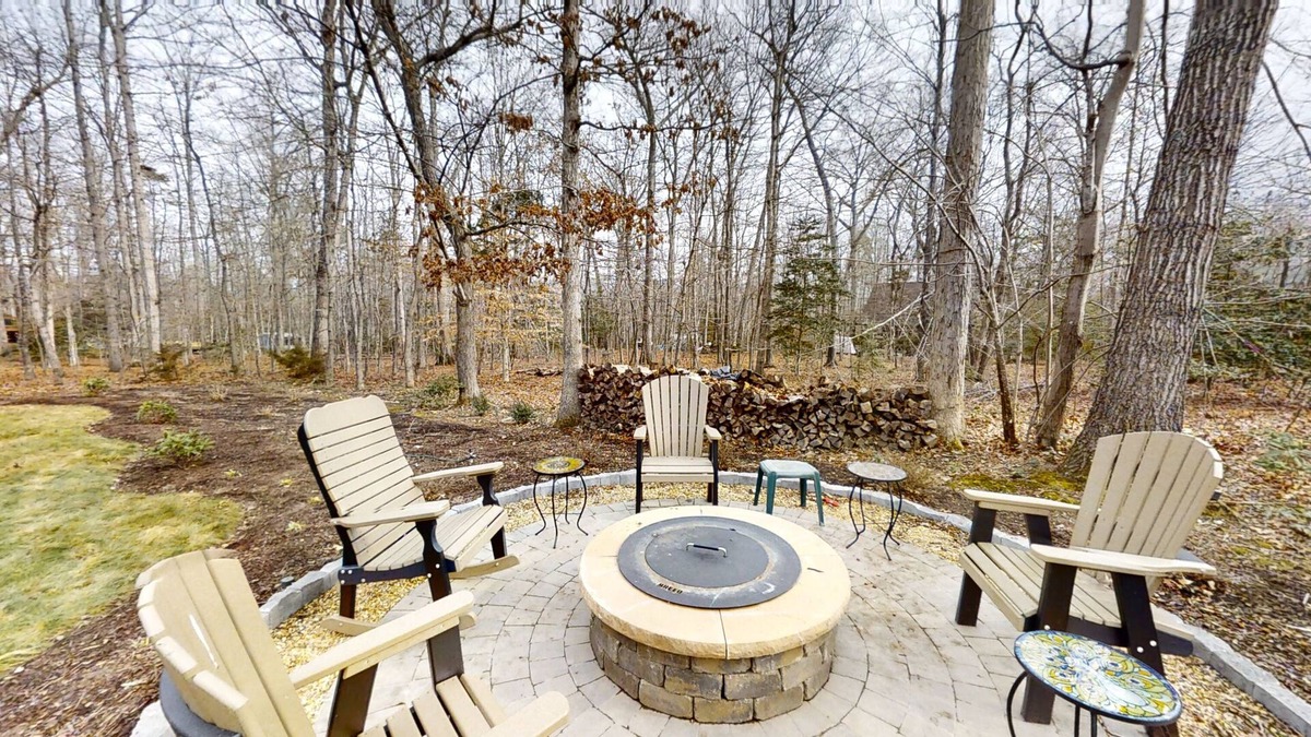 Windwood Coves House | WillowWinds II- Water Access, Cozy, Outdoor Firepit, Community Amenities, Boat Slip