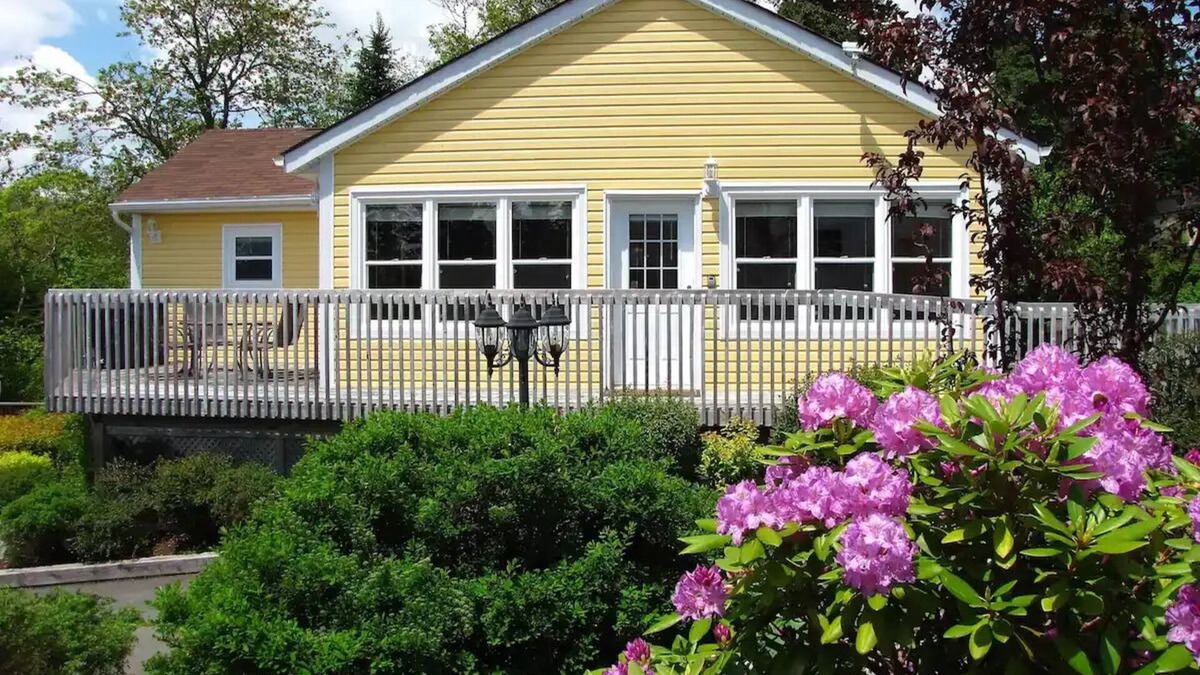 Boutiliers Point Cottage | Wilson's Coastal Club - C1