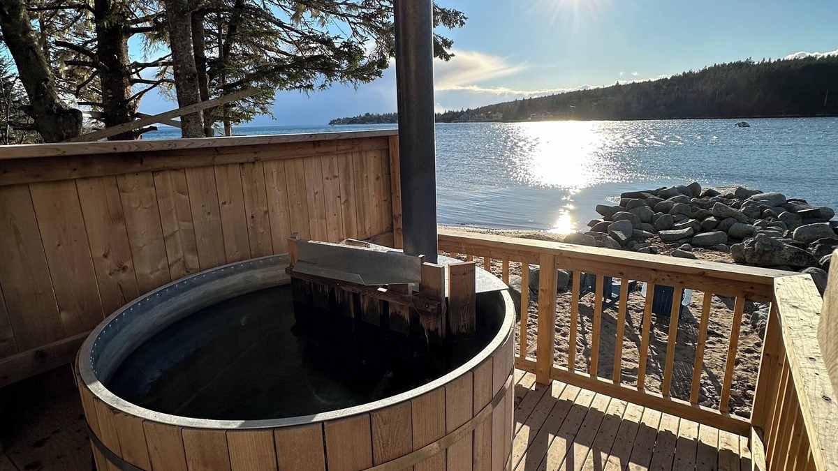 Boutiliers Point Cottage | Wilson's Coastal Club - C6n