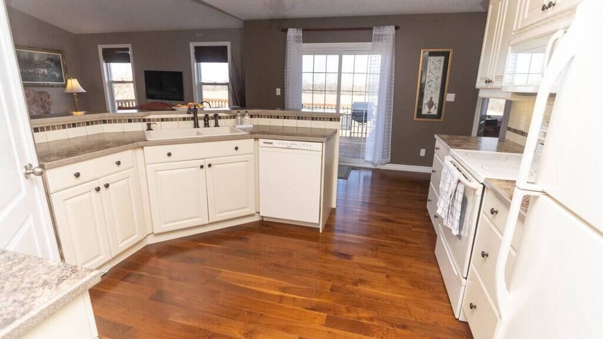 Wellington House | Wilson Vines Awaits your Arrival in Hillier