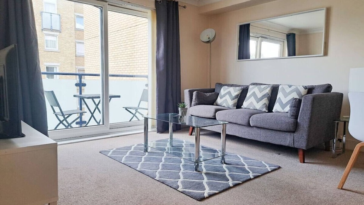 Wimbledon Apartment | Wimbledon Apartment Is a Fantastic 1 Bedroom Apartment in the centre of Wimbledon with free parking!