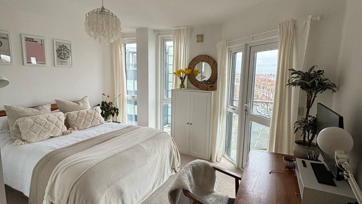 Wimbledon Park Apartment | Wimbledon Park, Spacious 1 Bed, With Large Balcony