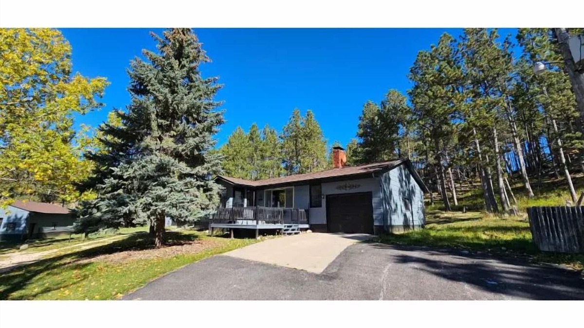 Custer House | Wind Dance Lodge w/HOT TUB Large Shop garage