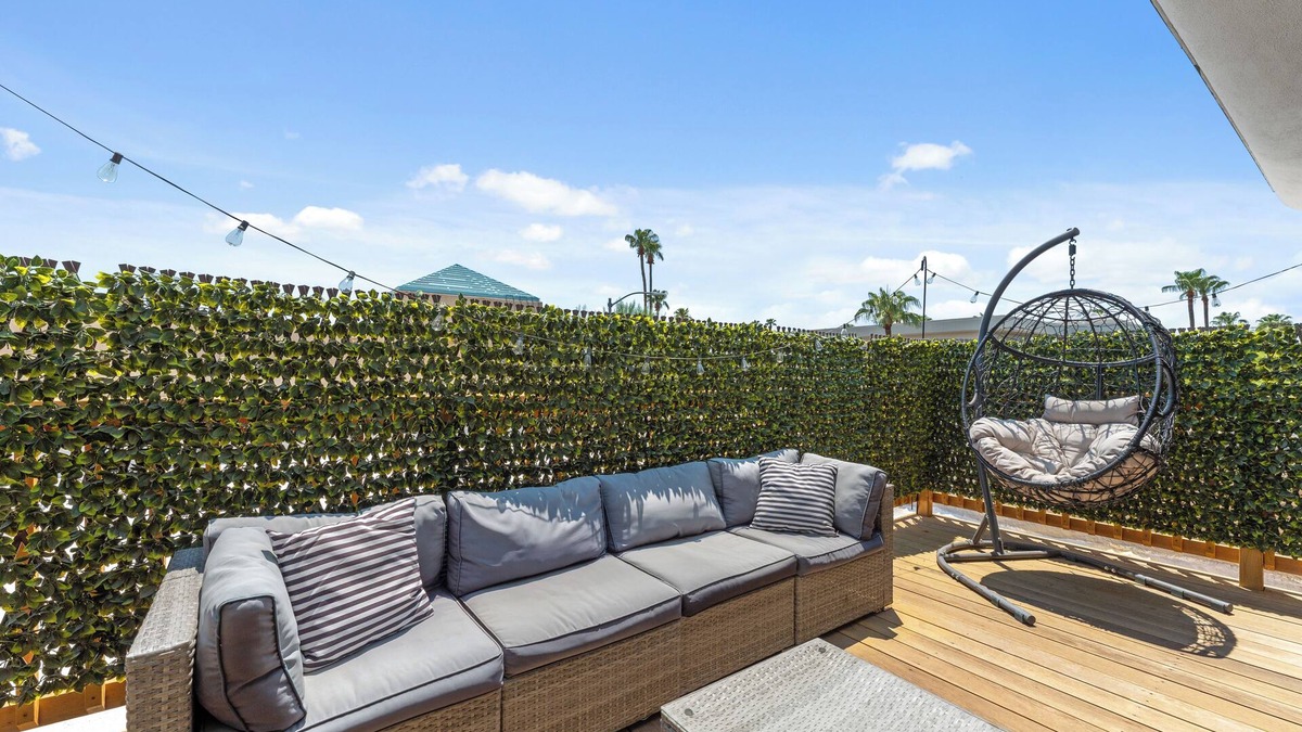 Brown and Stetson Business Condo | Windfield Condo in the Entertainment District