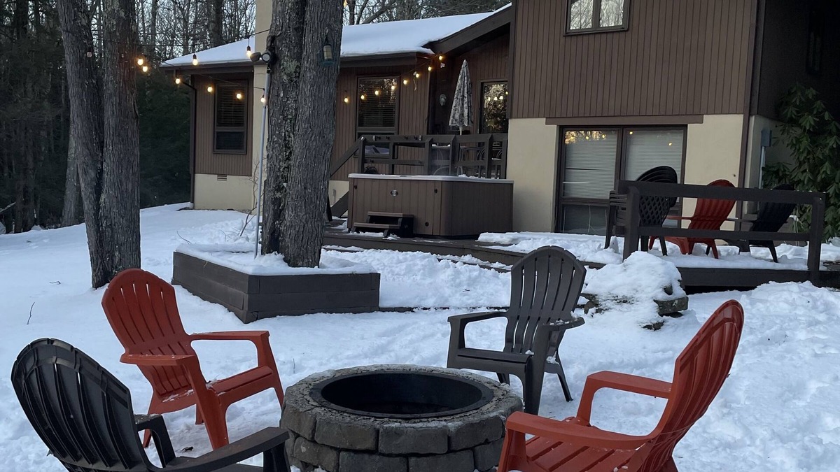 Windham Cabin | Windham Pines Lodge & Hot Tub
