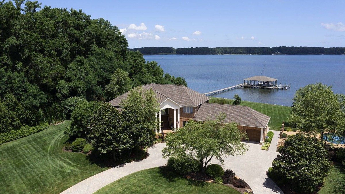 Cobbs Creek House | Winding Waters - an oasis by the river