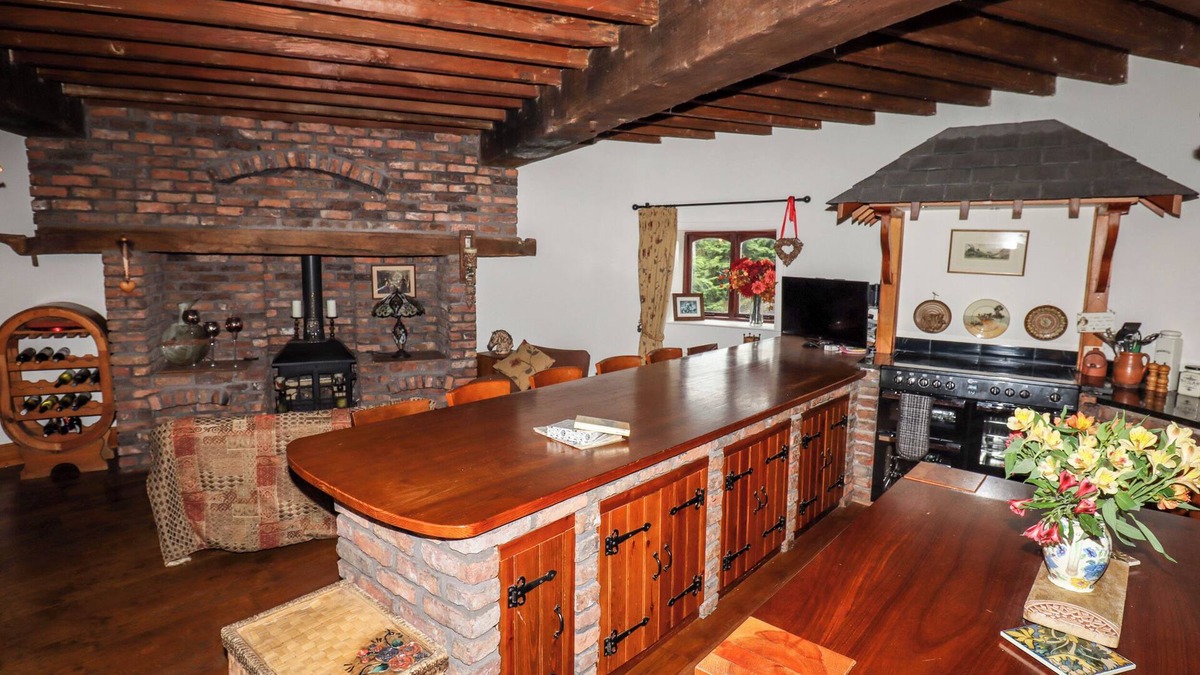 Ormskirk Cottage | Windmill On The Farm