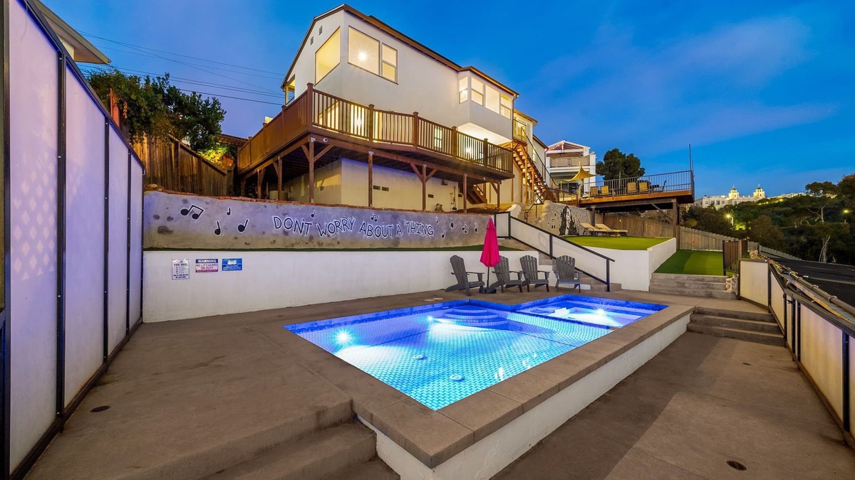 Morena House | WINDOWS OF THE WORLD- VIEWS.POOL.SPA.GAMES