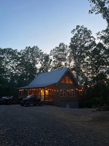 Ashley Oaks House | windrock ridge - Ethan