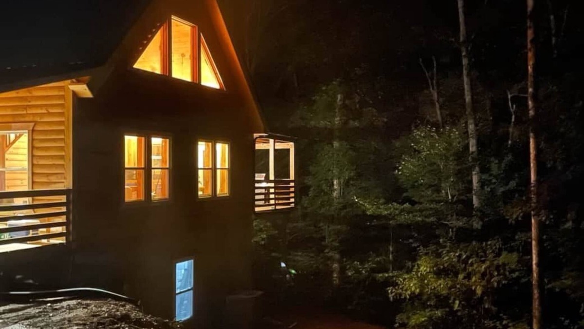 Ashley Oaks Cabin | windrock ridge luxury cabin - 5 min from windrock general store