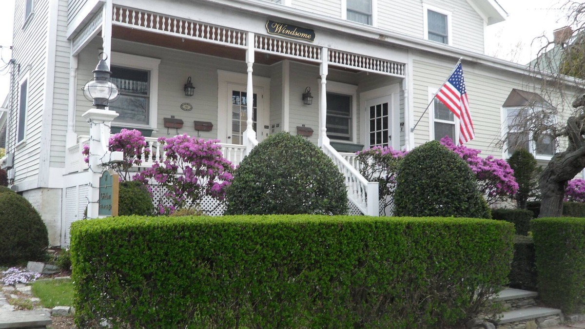 Off Broadway Bed & Breakfast | Windsome Bed & Breakfast